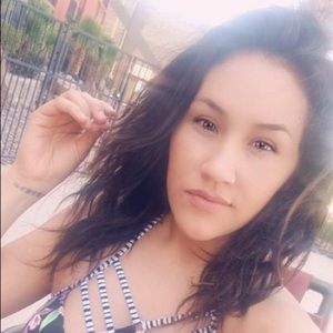 Meet your Posher, Perla